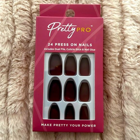 Press on Nails - Picture 1 of 1